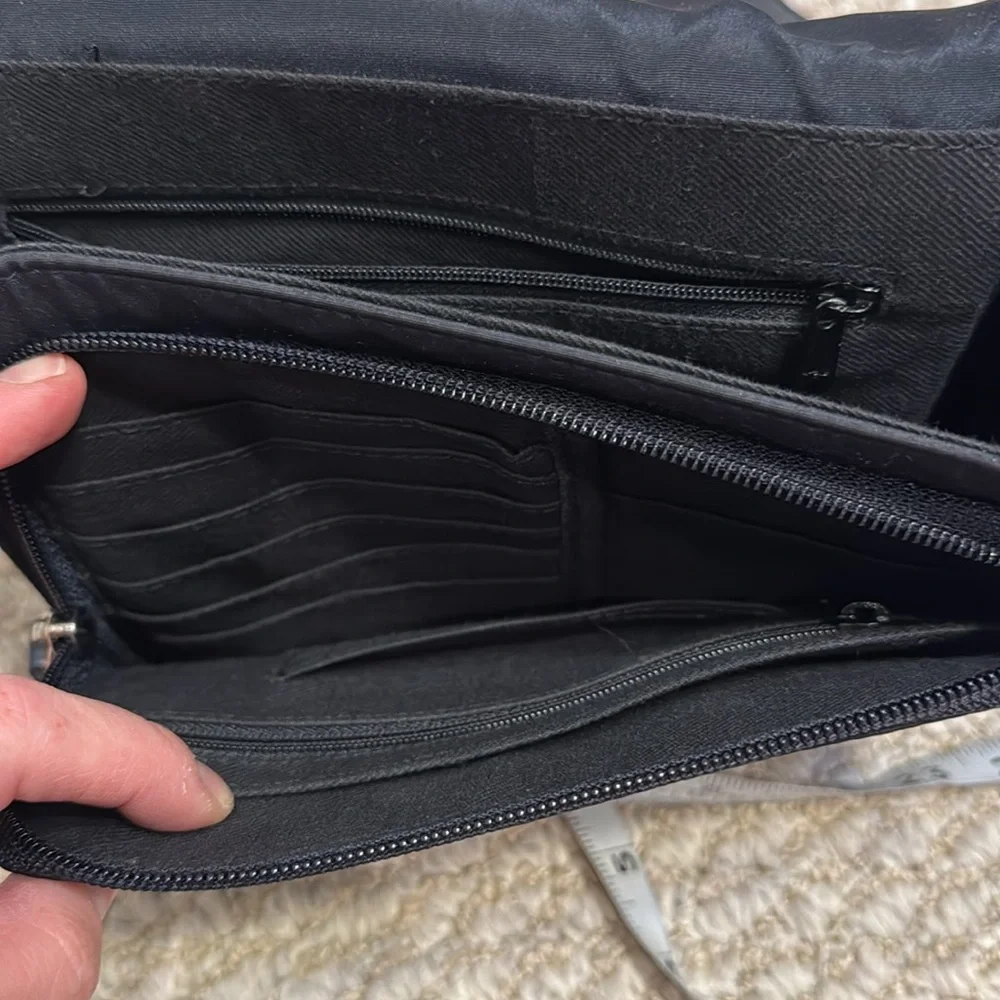 Liz Claiborne navy purse crossbody